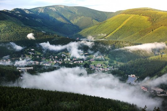 Špindlerův Mlýn from the Harrachov viewpoint